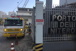 Caminhão Sanitizador com bomba de aspersão
